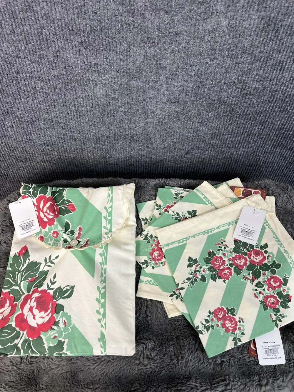 Moda Home Cottage Rose Fabric Tablecloth And 6 Napkins 52X52